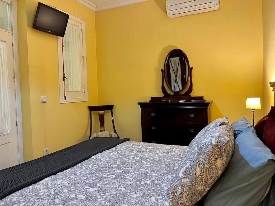Apartamento Suite Alameda De Hercules Sevilha Exterior foto