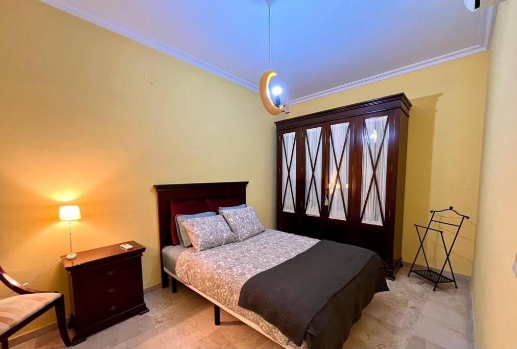 Apartamento Suite Alameda De Hercules Sevilha Exterior foto